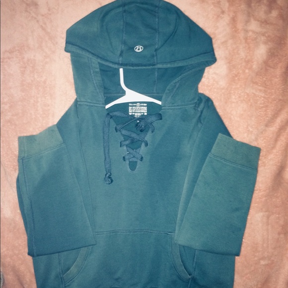 Sweaters - Picture 1 of 3